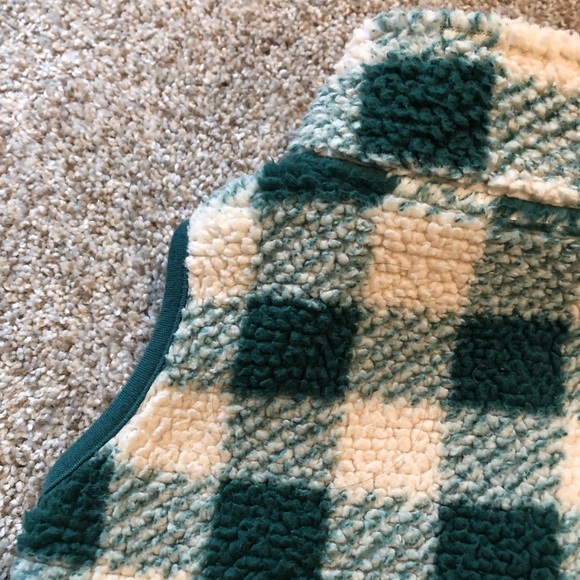 Carters 18 Month Green & Cream Sherpa Zip Up Vest- EUC - Picture 10 of 11